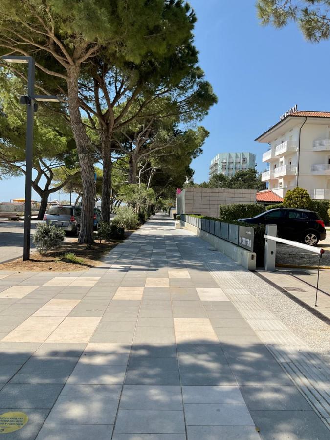Beach Front Apartment Sabbiadoro Lignano Sabbiadoro Exterior foto