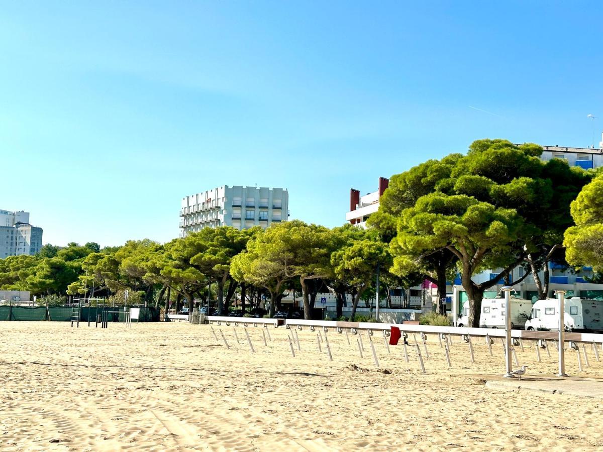 Beach Front Apartment Sabbiadoro Lignano Sabbiadoro Exterior foto